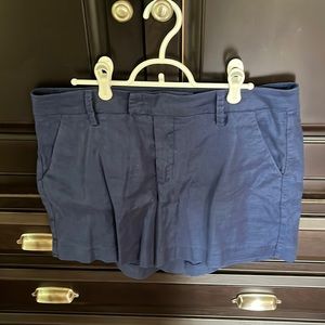 Level 99 shorts size 32. 2 front pockets. 2 back button closed pockets.